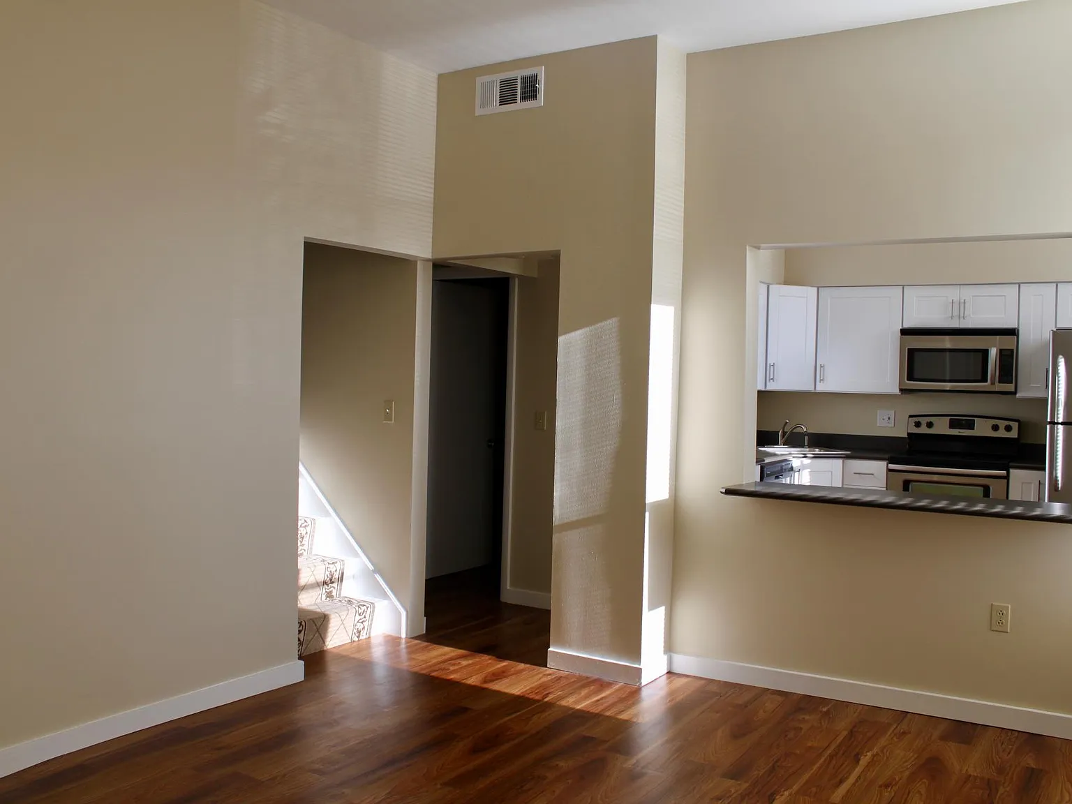 2 bed, 1022 sqft, $1,500 — Photo 4