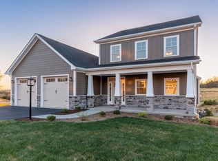 107 Old Oaks Dr, Fishersville, VA 22939