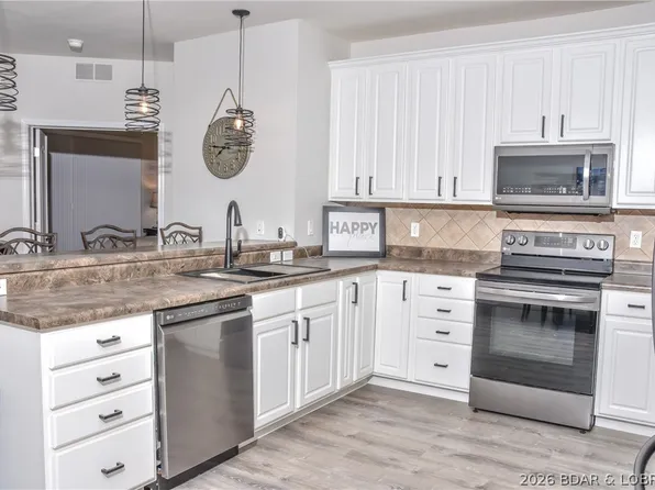 100 Trinity Pointe Dr #1S, Camdenton, MO 65020