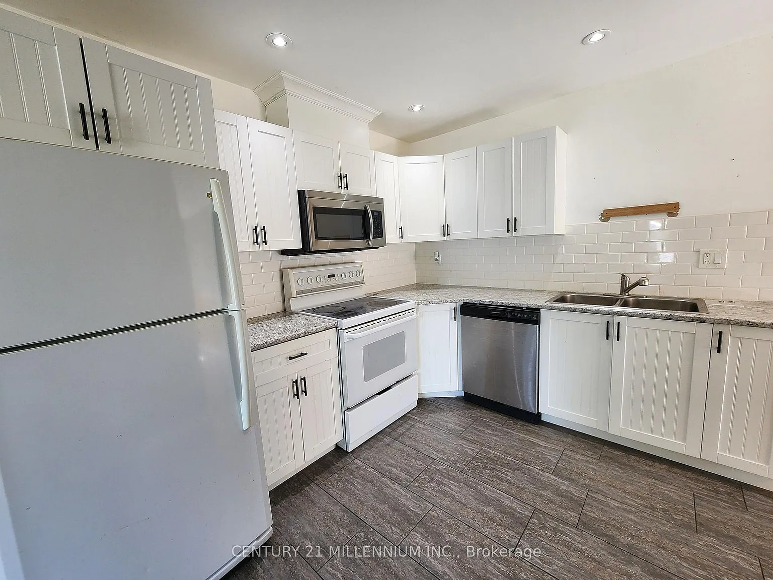 3 bed, $2,400 — Photo 4