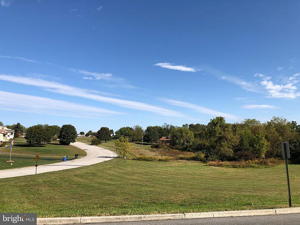 2nd image of 21 Sugarboot Ln