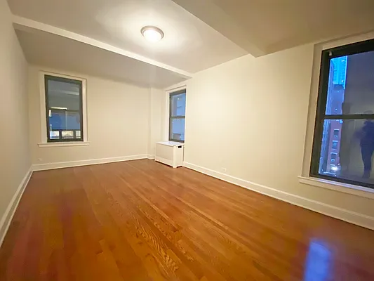 Rented by Stonehenge NYC LLC | media 7