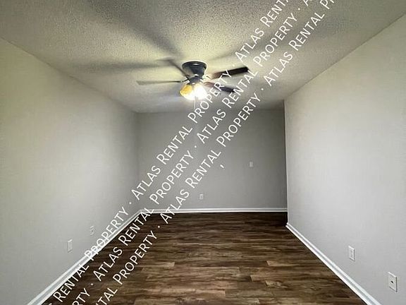 3rd image of 107 Cedar Ct