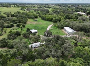 838 E Oak St, Goliad, TX 77963