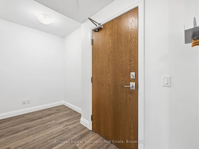 30 Hamilton St S #601 — Photo 6