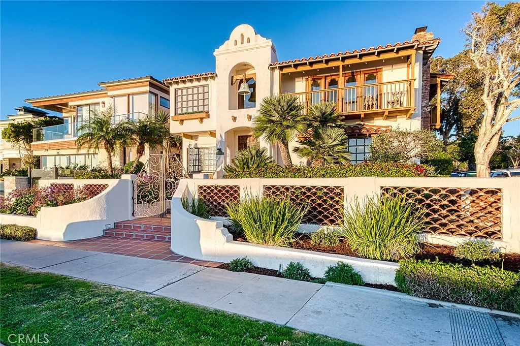 5 bed, 6.0 bath, 4838 sqft, $28,000 — Photo 1