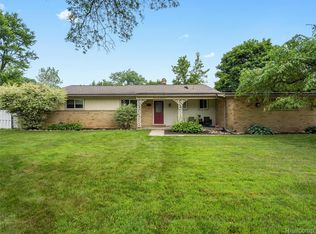 32000 Coronet Dr, Farmington Hills, MI