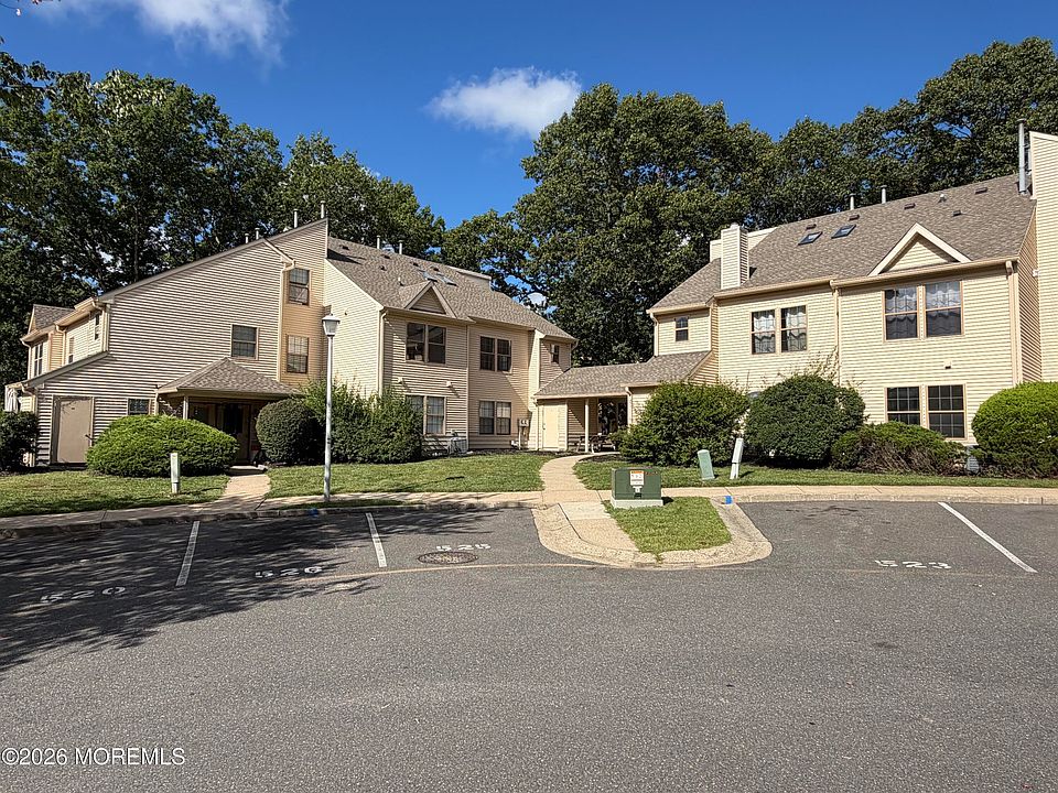 1st image of 703 Fox Glove Court