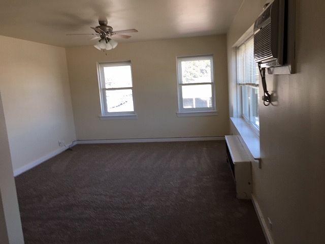 2nd image of 1539 E Oakton St APT D