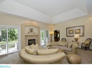 7970 Silver Lake Ct, Westerville, OH 43082