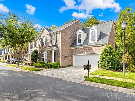 3rd image of 10320 Berkeley Pond Dr