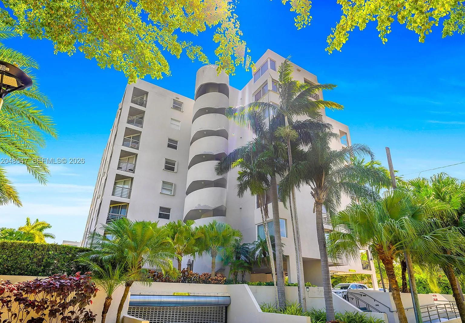 Coral Palms Condo — Photo 2