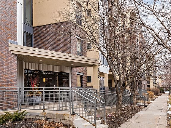 3rd image of 825 Berry St APT 105