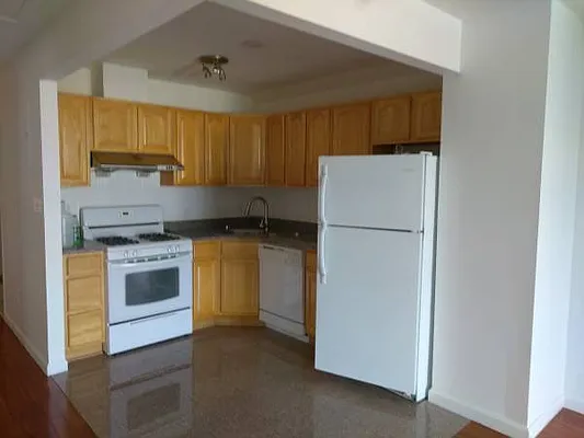 Rented by NYC Living Well Realty LLC | media 31