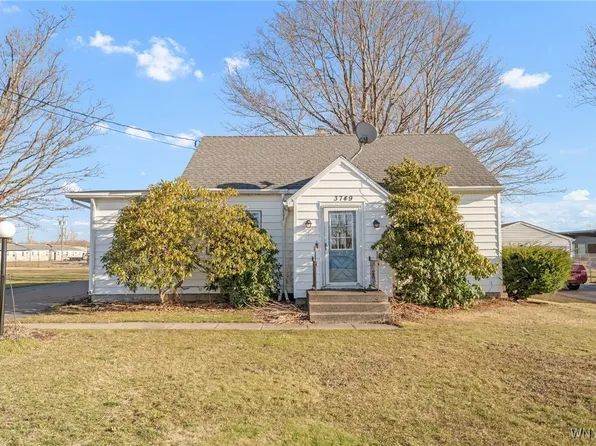 3749 Lake Shore Dr E, Dunkirk, NY 14048