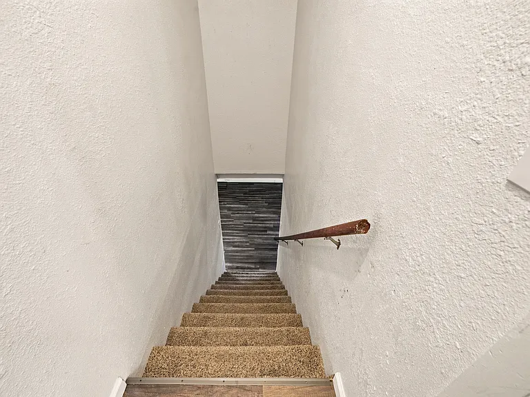 1810 Yakima Ln — Photo 11