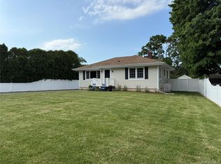 315 Wicks Rd, New Suffolk, NY 11956