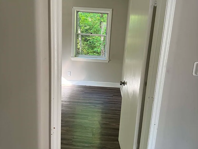 2914 Liberty Rd — Photo 5
