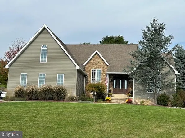 505 Grandview Dr, Frostburg, MD 21532