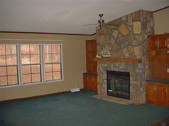 2nd image of 1021 Fawn Ln