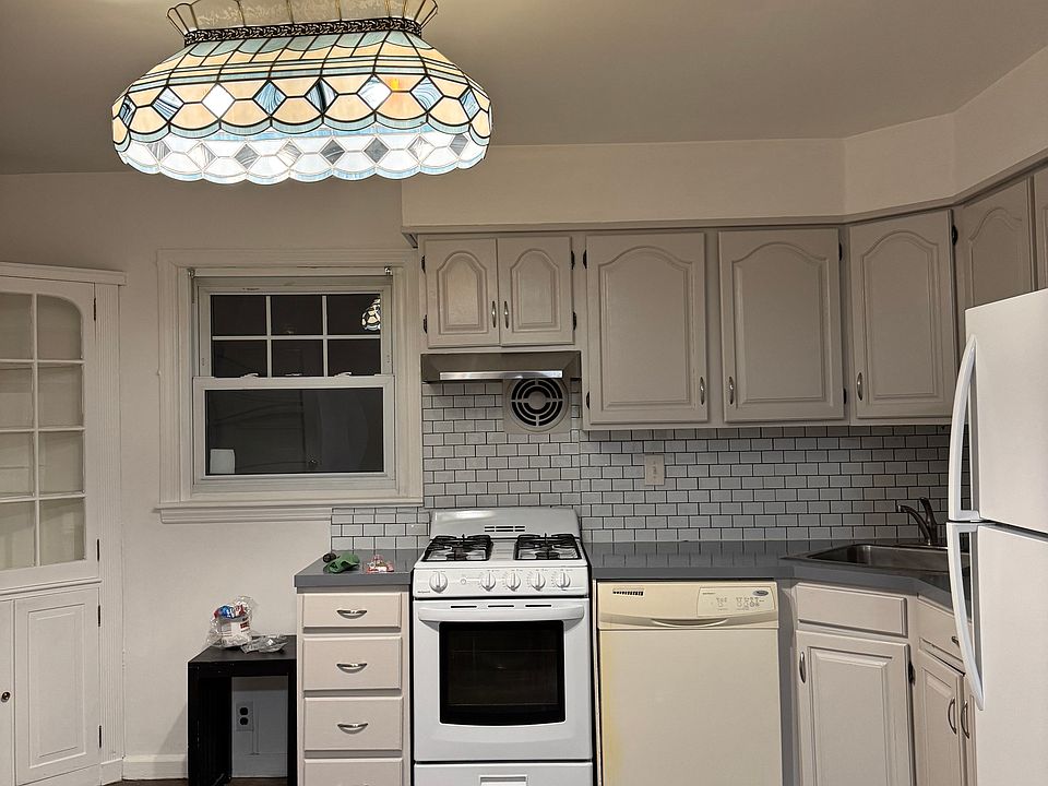1st image of 15 Cascade St #1