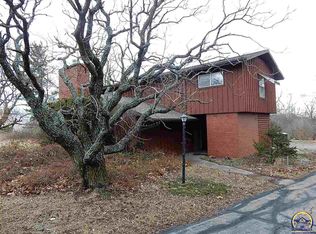 537 NW 62nd St, Topeka, KS 66617