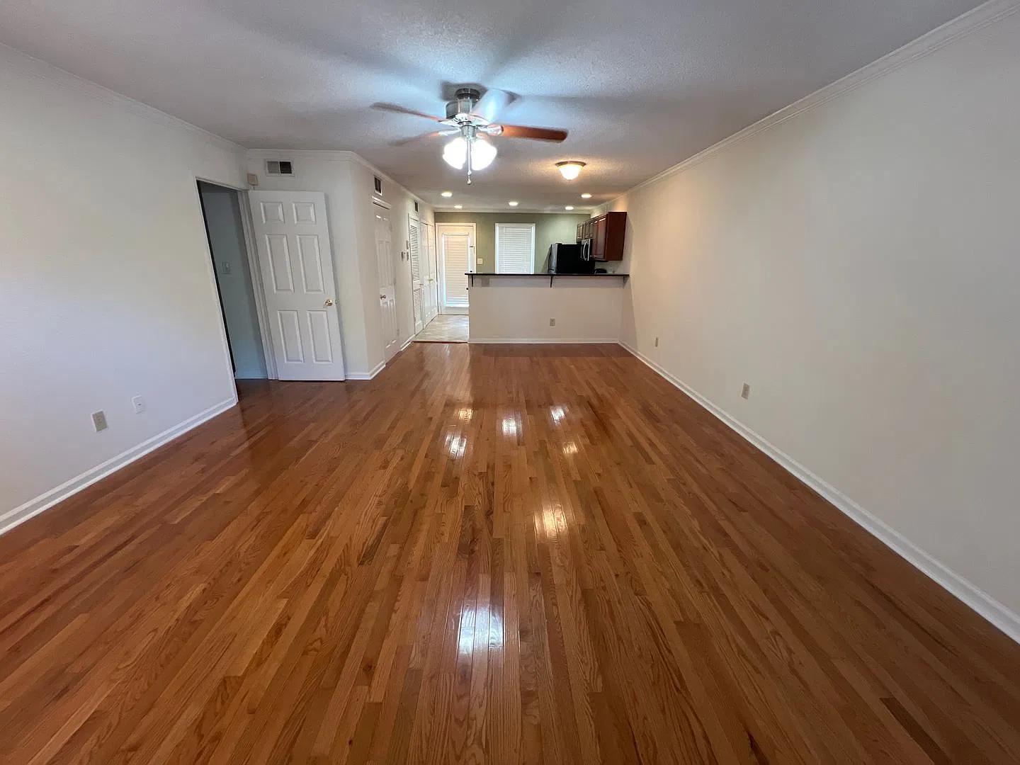 2 Bed 2 Bath Condo — Photo 4
