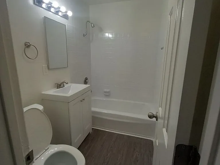 143 - Colima Villas Apartments — Photo 6