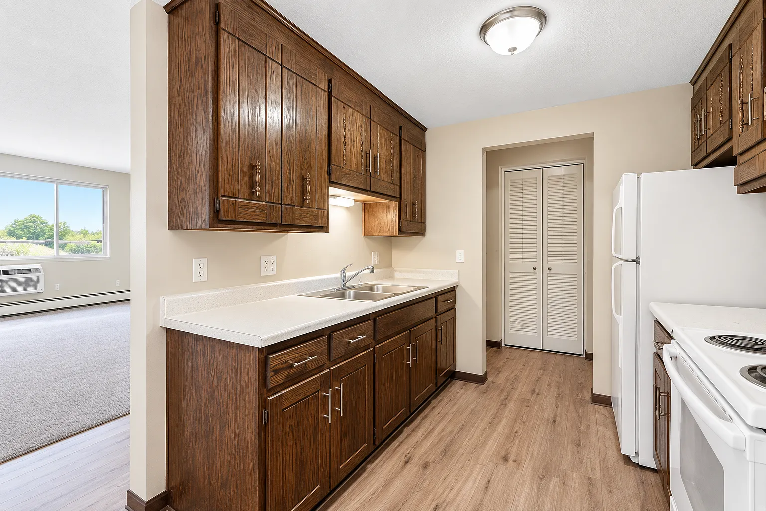 1 bed, $949 — Photo 4