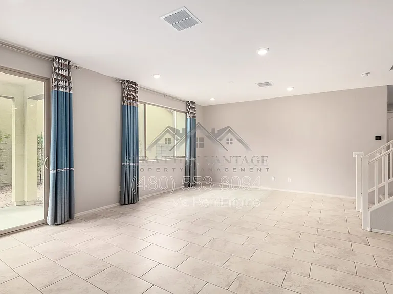 55 E Constitution Dr — Photo 7