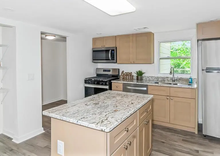 204 Mill St — Photo 16