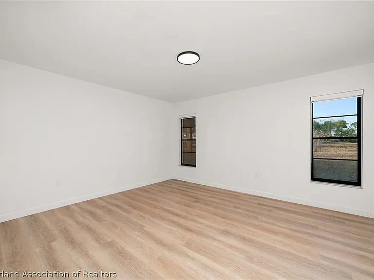 3407 Divot Rd — Photo 18