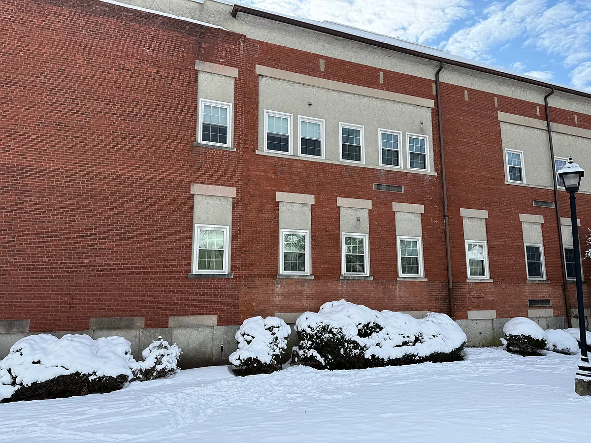 Building Photo - 103 Park Ave #E206