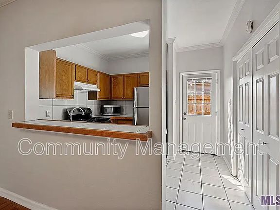 4th image of 2632 S Roth Ave #32B
