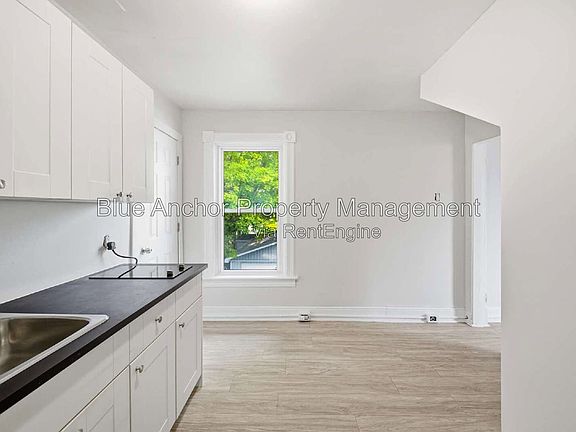 5th image of 195 Albert St #3