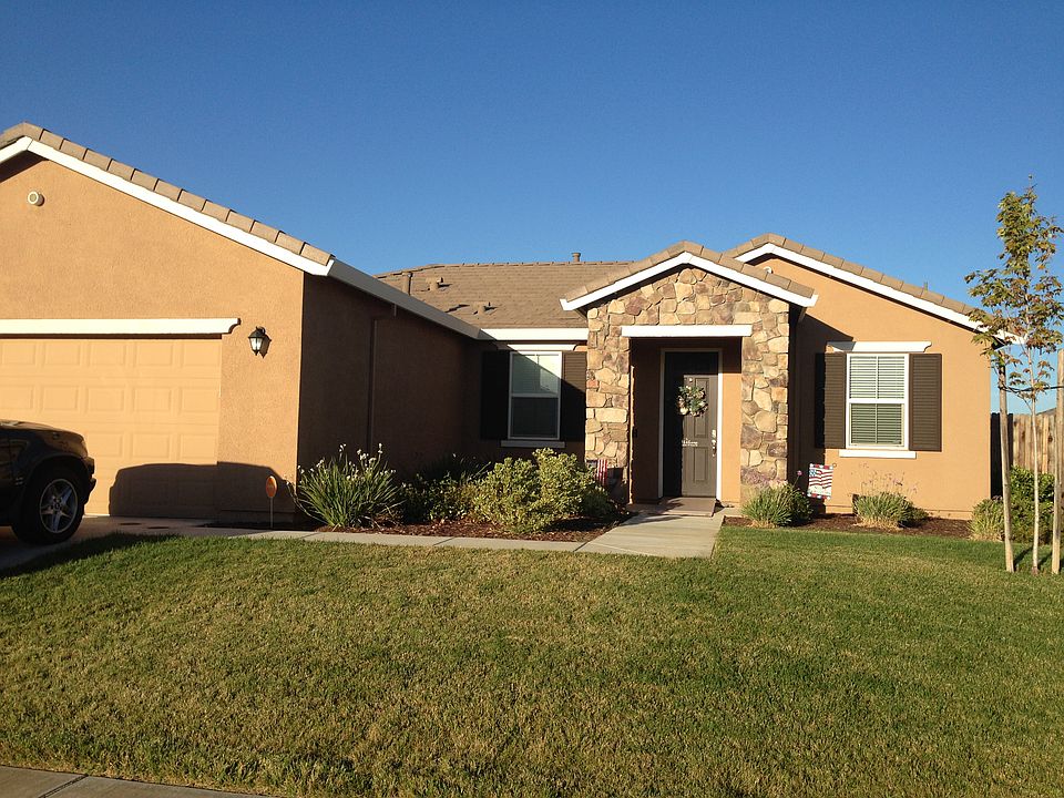 3 bed 2 bath, 2 car garage