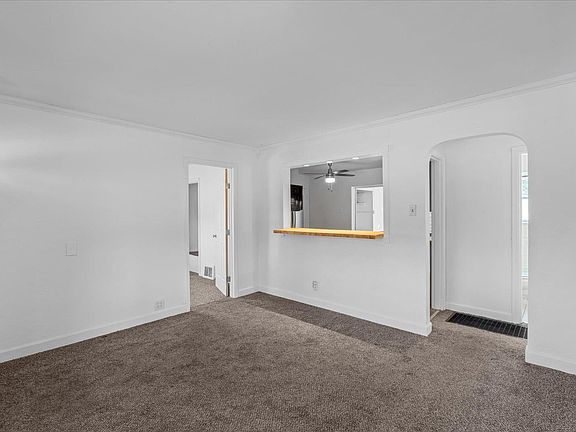 5th image of 9020 Southview Ln