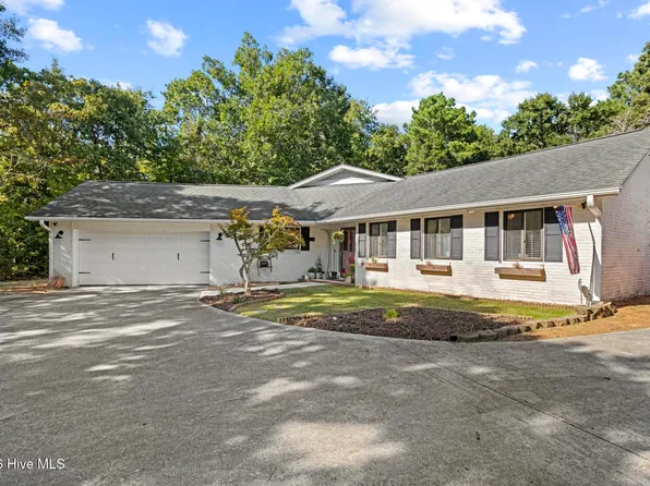 216 Hickory Lane, Hampstead, NC 28443