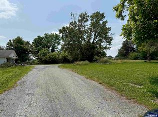 301 N Chestnut St, Christopher, IL 62822