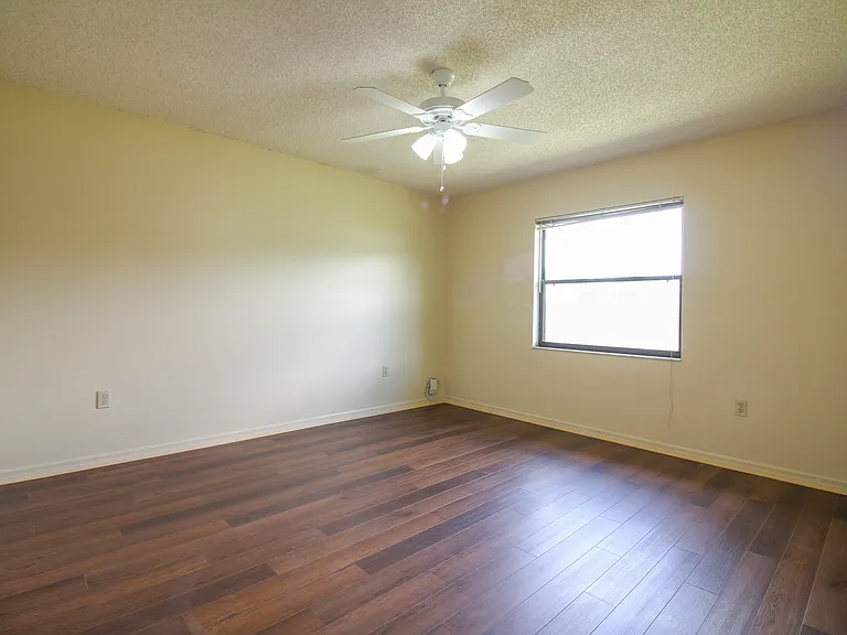 770 Highland Gardens Ln — Photo 8