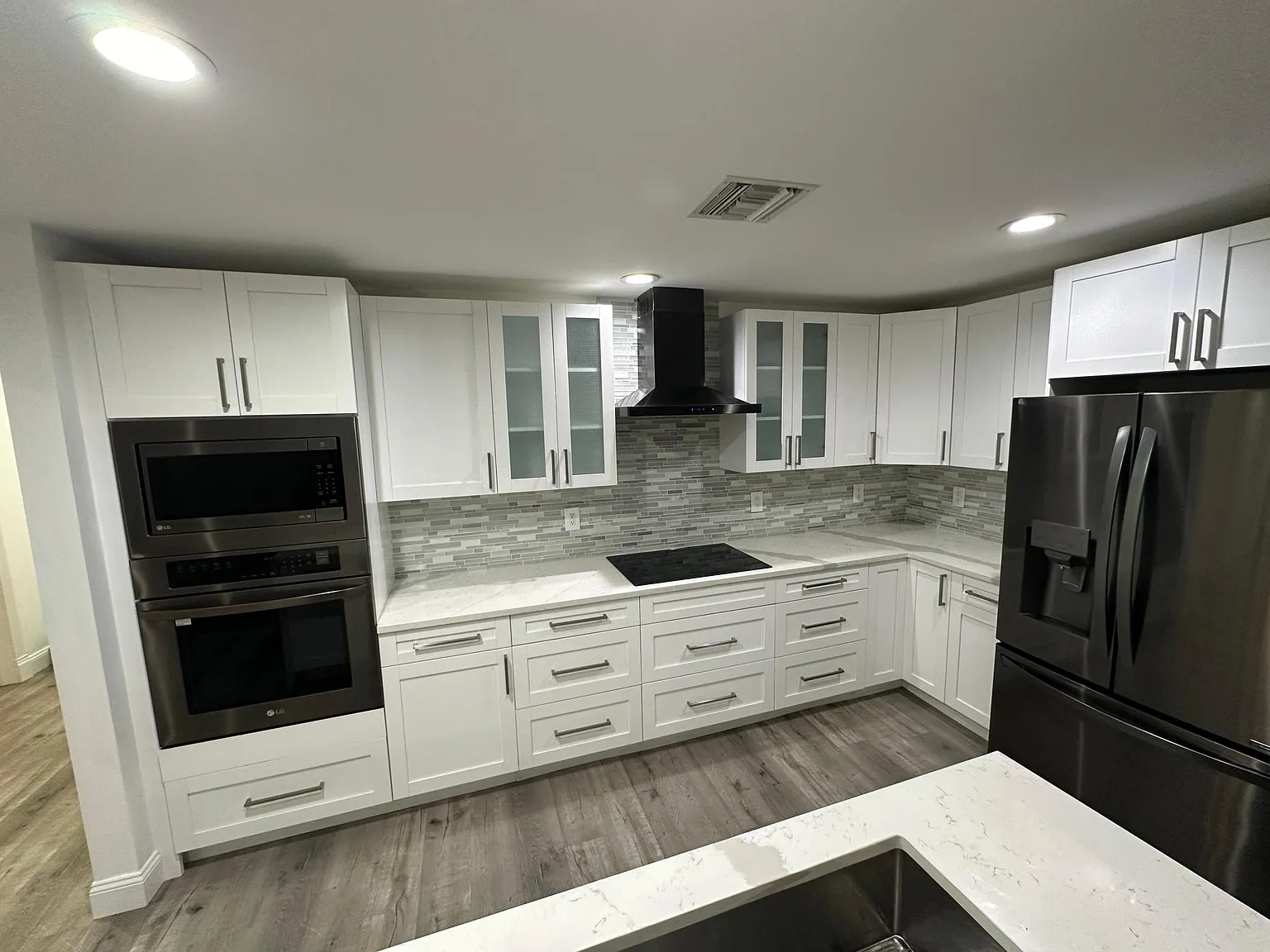 1025 NE 32nd Ln — Photo 3
