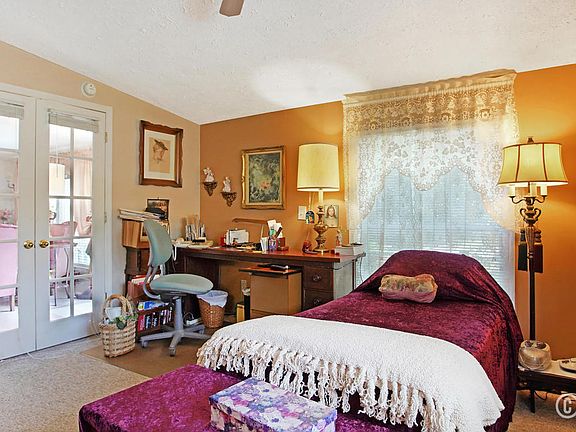 5th image of 7045 Pine Hill Dr NE