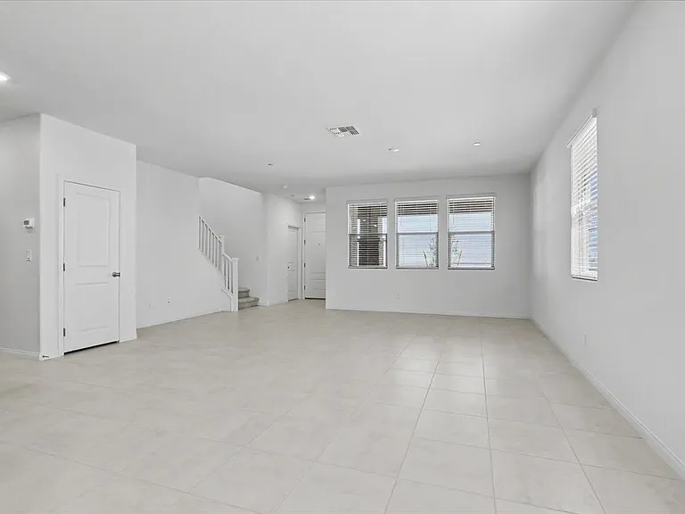 72 Hornbeck Ln — Photo 6