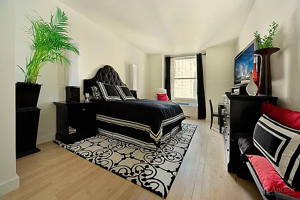 Sold by Anchor Associates | media 13