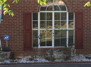 141 Lakepointe Ct, Stockbridge, GA 30281