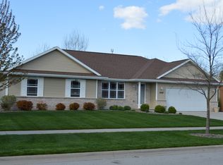 3458 Sandgate Castle Dr, Green Bay, WI 54313