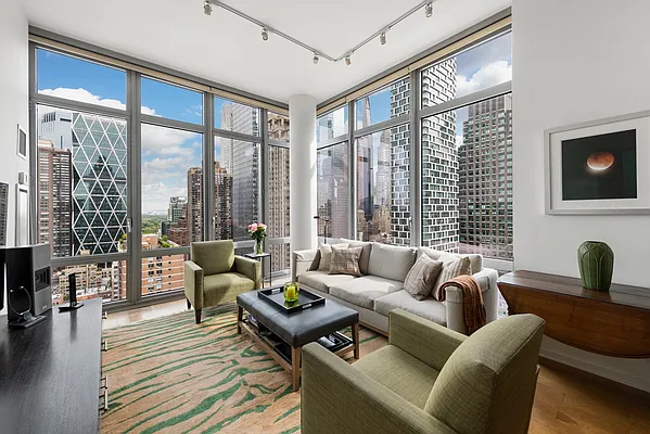 Sold by SERHANT. | media 1