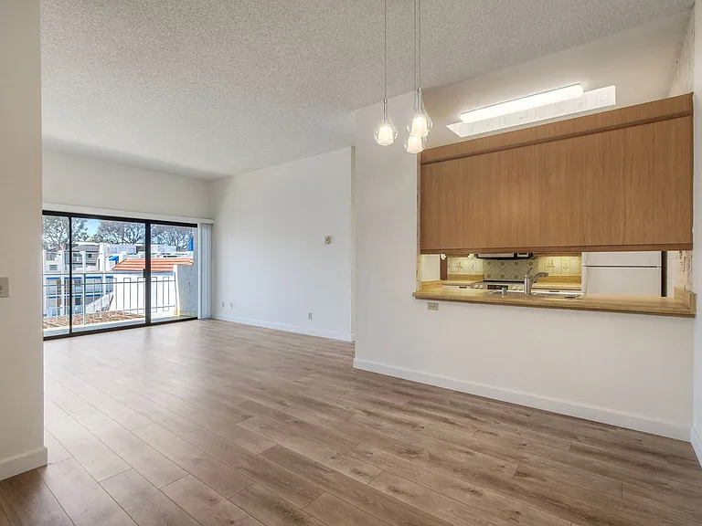 8328 Regents Rd #3E — Photo 5