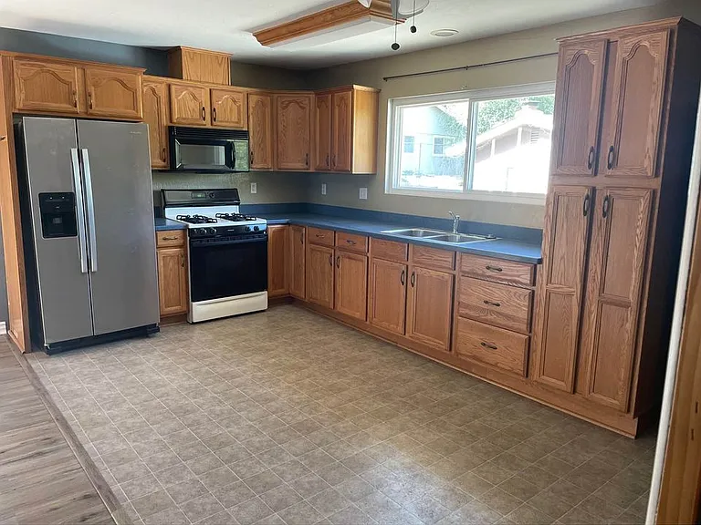 1015 Harbison Canyon Rd — Photo 4