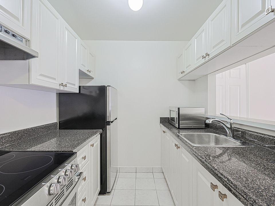 1st image of 485 Kingston Rd #1500822